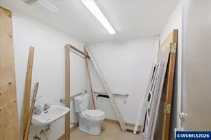 300 NW Santiam Bl, Mill City, OR 97360 - Photo 33