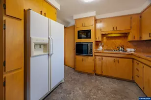 1333 Morningside Dr SE, Salem, OR 97302 - Photo 11