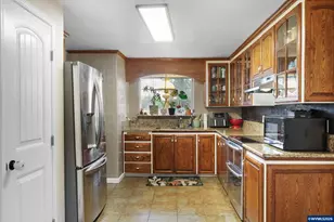 2728 S 8th St, Lebanon, OR 97355 - Photo 13