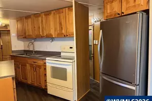 16901 SE Division St, Portland, OR 97236 - Photo 3