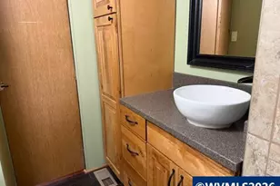 16901 SE Division St, Portland, OR 97236 - Photo 9