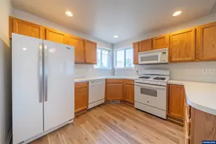 5405 NE Port Ln, Lincoln City, OR 97367 - Photo 7