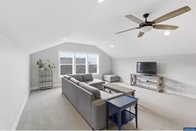 816 Riley Dr, Silverton, OR 97381 - Photo 39