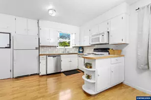 2326 Evergreen Ave NE, Salem, OR 97301 - Photo 11