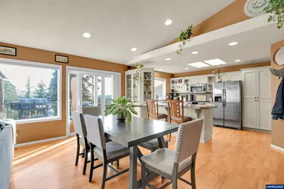 996 Parkway Dr, Salem, OR 97304 - Photo 13