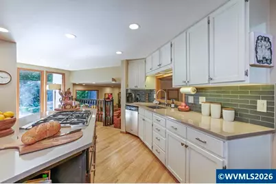 13032 Mapleleaf Ct NE, Aurora, OR 97002 - Photo 13