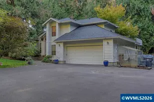 13032 Mapleleaf Ct NE, Aurora, OR 97002 - Photo 3