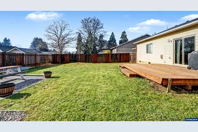 463 SE Pine St, Dallas, OR 97338 - Photo 25