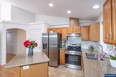 2147 Edgemont St SE, Albany, OR 97321 - Photo 3