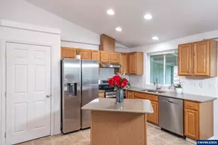 2147 Edgemont St SE, Albany, OR 97321 - Photo 9