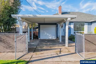 368 S 6th St, Independence, OR 97351 - Photo 3