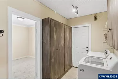 368 S 6th St, Independence, OR 97351 - Photo 31