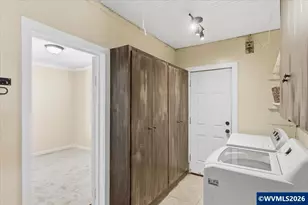 368 S 6th St, Independence, OR 97351 - Photo 31