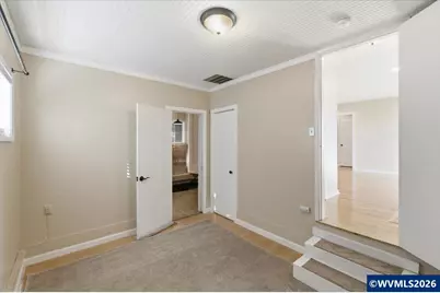 368 S 6th St, Independence, OR 97351 - Photo 9