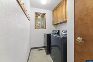 30684 Peterson Rd, Corvallis, OR 97333 - Photo 17