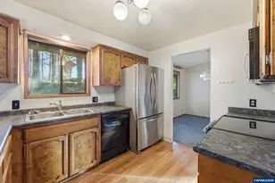 30684 Peterson Rd, Corvallis, OR 97333 - Photo 11