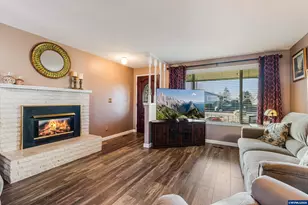 2093 W Hayes St, Woodburn, OR 97071 - Photo 7