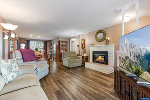 2093 W Hayes St, Woodburn, OR 97071 - Photo 9