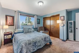 2093 W Hayes St, Woodburn, OR 97071 - Photo 27