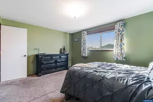 2093 W Hayes St, Woodburn, OR 97071 - Photo 33