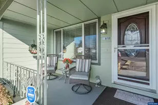 2093 W Hayes St, Woodburn, OR 97071 - Photo 5