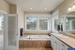 5830 Pikes Pass St SE, Salem, OR 97306 - Photo 23