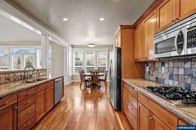 5830 Pikes Pass St SE, Salem, OR 97306 - Photo 9