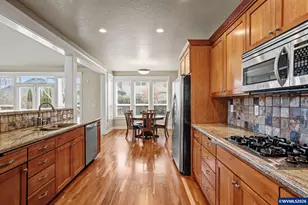 5830 Pikes Pass St SE, Salem, OR 97306 - Photo 9