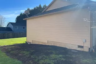 408 SW Oak St, Willamina, OR 97396 - Photo 5