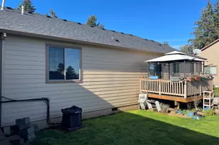 408 SW Oak St, Willamina, OR 97396 - Photo 3