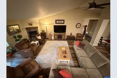 2921 NW 19th St, Redmond, OR 97756 - Photo 15