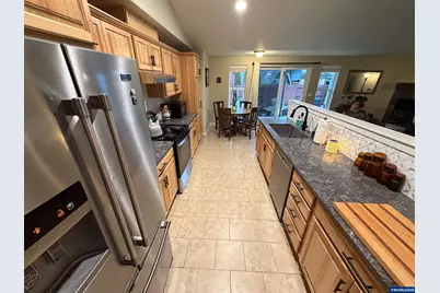 2921 NW 19th St, Redmond, OR 97756 - Photo 11