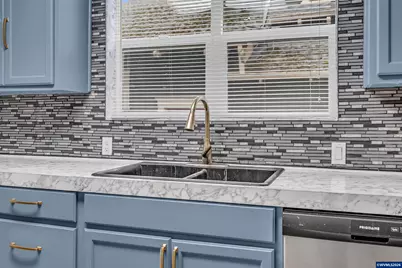 621 SE 4th Av, Albany, OR 97231 - Photo 25