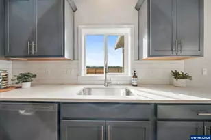 7070 Pinot Noir Dr, Corvallis, OR 97330 - Photo 9