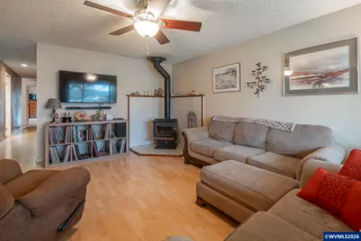 1562 SW Levens St, Dallas, OR 97338 - Photo 5