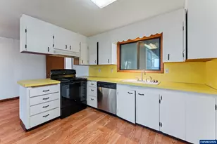 2398 32nd Av, Salem, OR 97301 - Photo 9