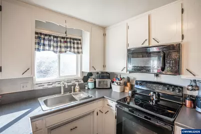 3140 Lyon St SW, Albany, OR 97322 - Photo 9