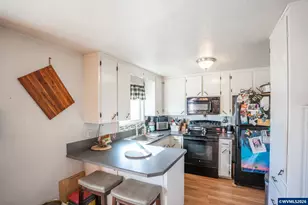 3140 Lyon St SW, Albany, OR 97322 - Photo 3