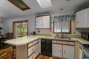 1526 Royalty Dr NE, Salem, OR 97301 - Photo 13