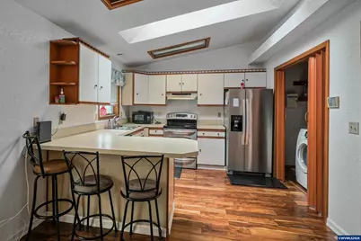 1526 Royalty Dr NE, Salem, OR 97301 - Photo 11