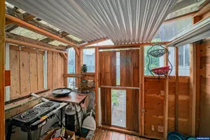 1526 Royalty Dr NE, Salem, OR 97301 - Photo 27