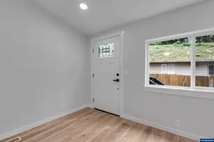 1598 40th Ln, Sweet Home, OR 97386 - Photo 5