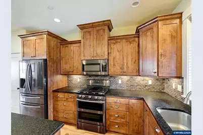 1508 Crestview Dr, Silverton, OR 97381 - Photo 9