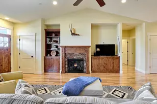 1508 Crestview Dr, Silverton, OR 97381 - Photo 3