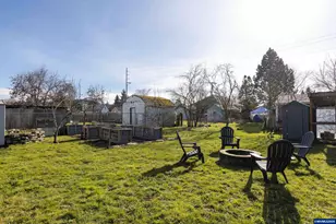 490 W Maple St, Lebanon, OR 97355 - Photo 29