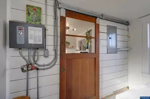 490 W Maple St, Lebanon, OR 97355 - Photo 23