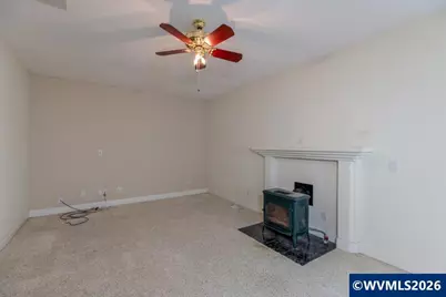 4374 Log Dr NE, Salem, OR 97305 - Photo 13