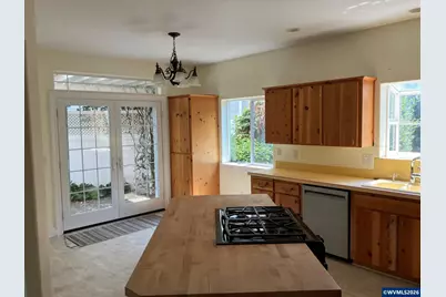 4374 Log Dr NE, Salem, OR 97305 - Photo 5