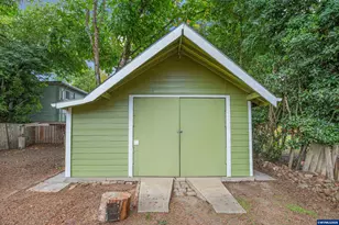 140 21st St NE, Salem, OR 97301 - Photo 41