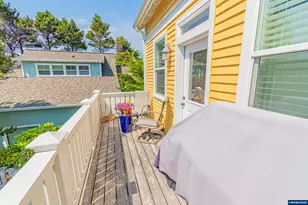 319 Kinnikinnick Way, Depoe Bay, OR 97341 - Photo 5